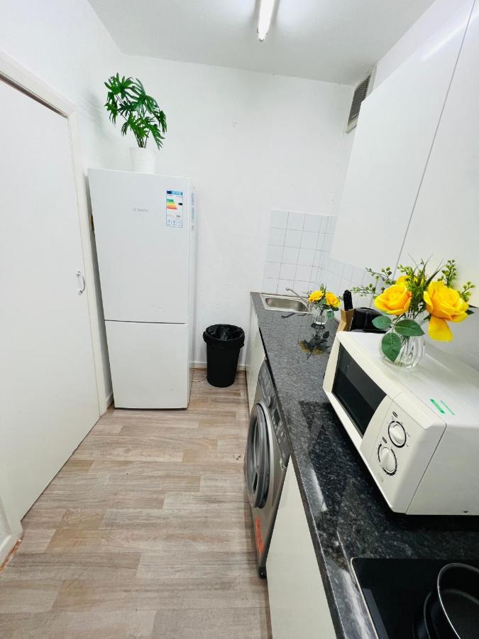 2-Bedroom Plus Living Room Flats Near Edgware Road لندن المظهر الخارجي الصورة