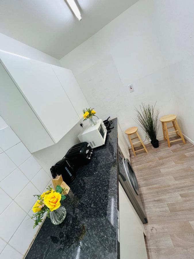 2-Bedroom Plus Living Room Flats Near Edgware Road لندن المظهر الخارجي الصورة